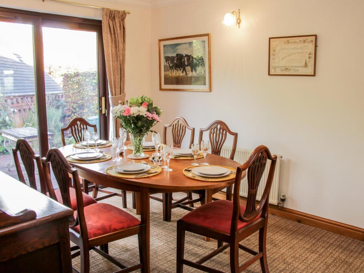 Court Farm Villa Kidderminster Eksteriør bilde
